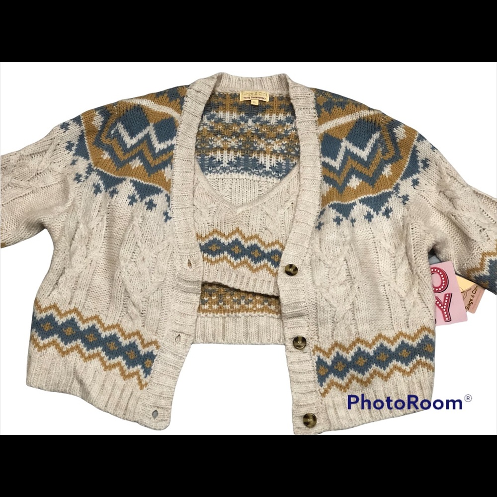 Woman’s Sweater and matching cropped tank xl NWT